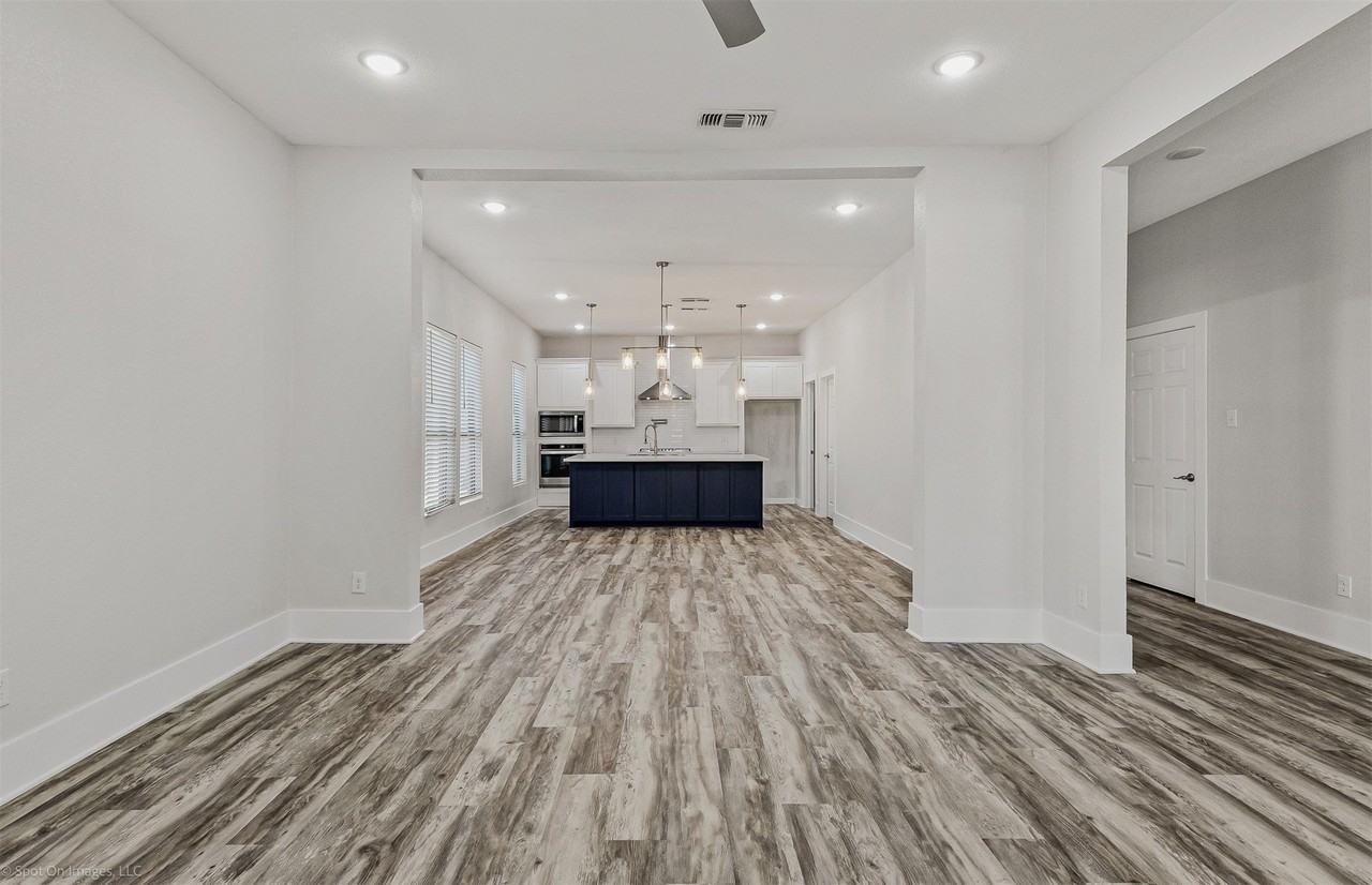 608 N Catherine St - Photo 5 of 26