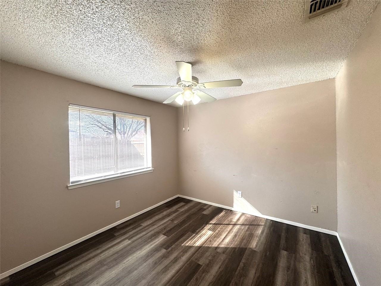 7506 Amherst Dr #A - Photo 5 of 14