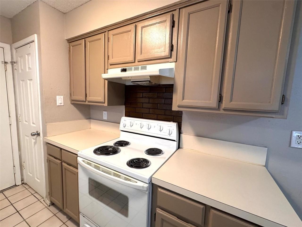 7506 Amherst Dr #A - Photo 6 of 14