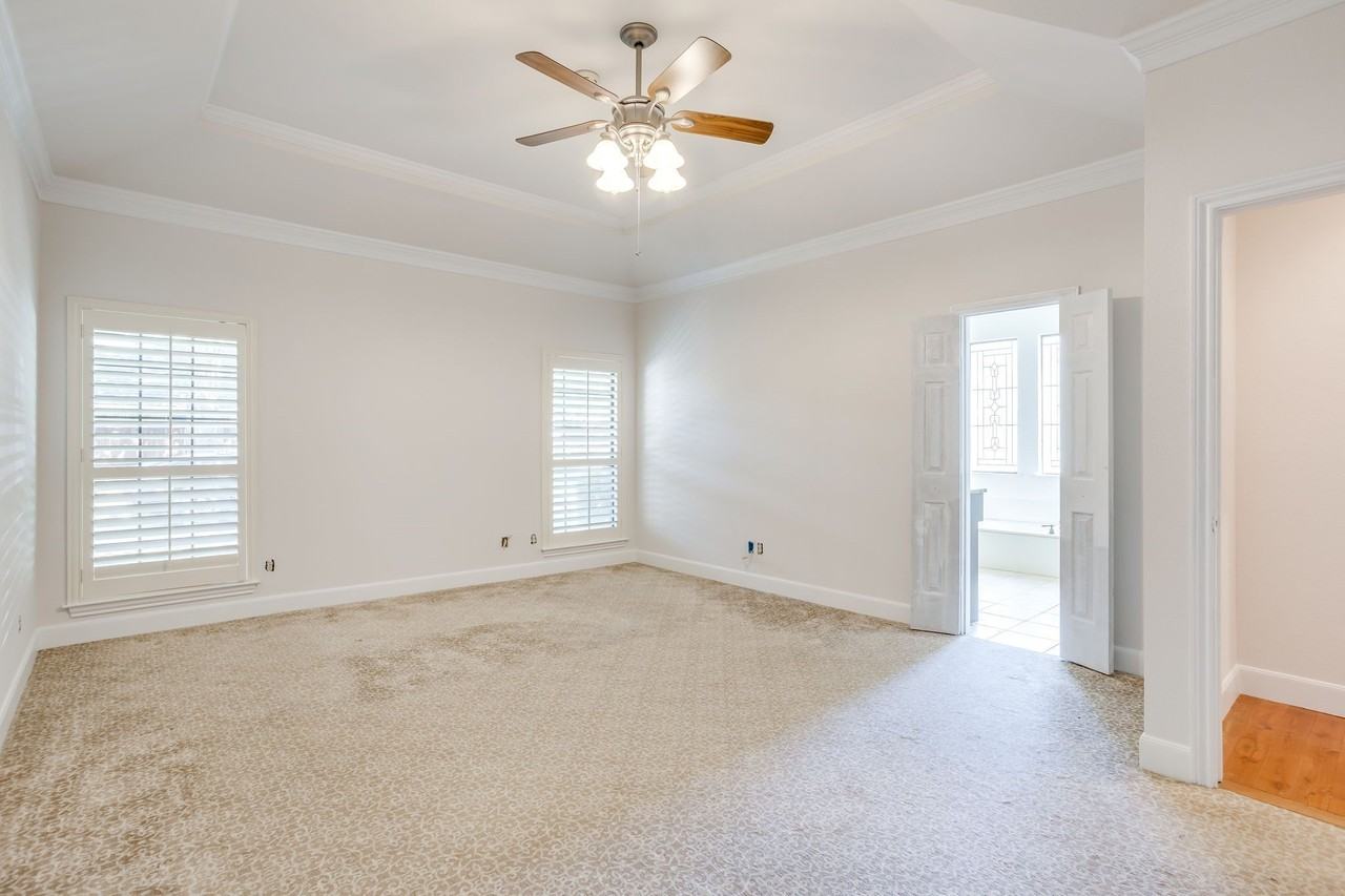 990 Oak Ridge Dr - Photo 7 of 20