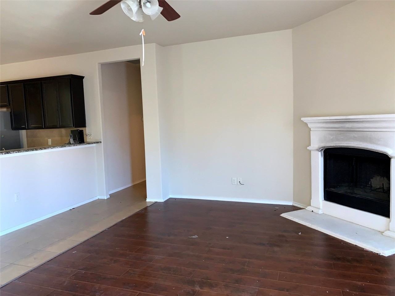 405 Sandy Ln - Photo 3 of 26