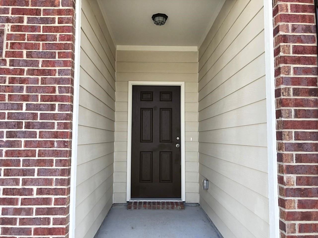 718 Windsor Ct - Photo 3 of 19