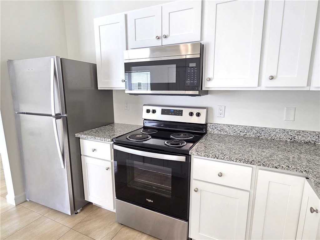 944 19th St #944 - Photo 6 of 15