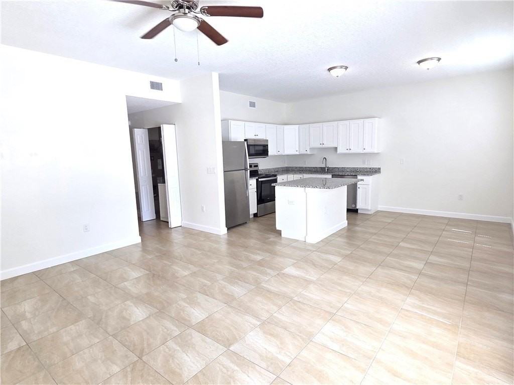 944 19th St #944 - Photo 7 of 15