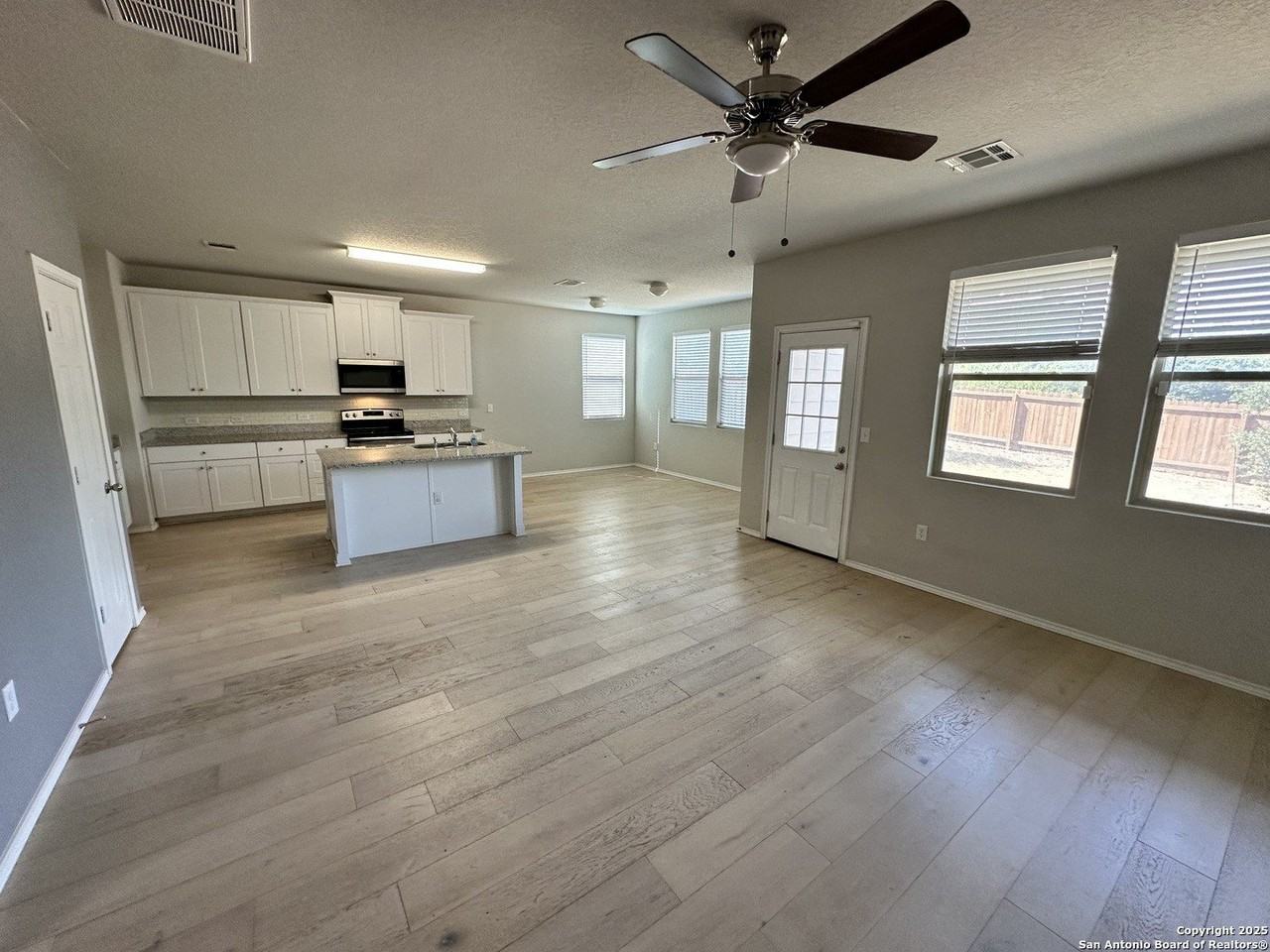 6735 Freedom Hls - Photo 5 of 23