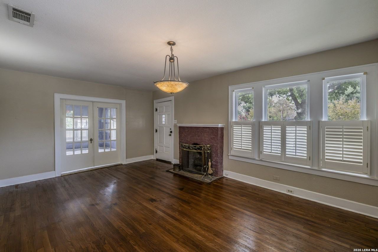 301 Furr Dr - Photo 7 of 42