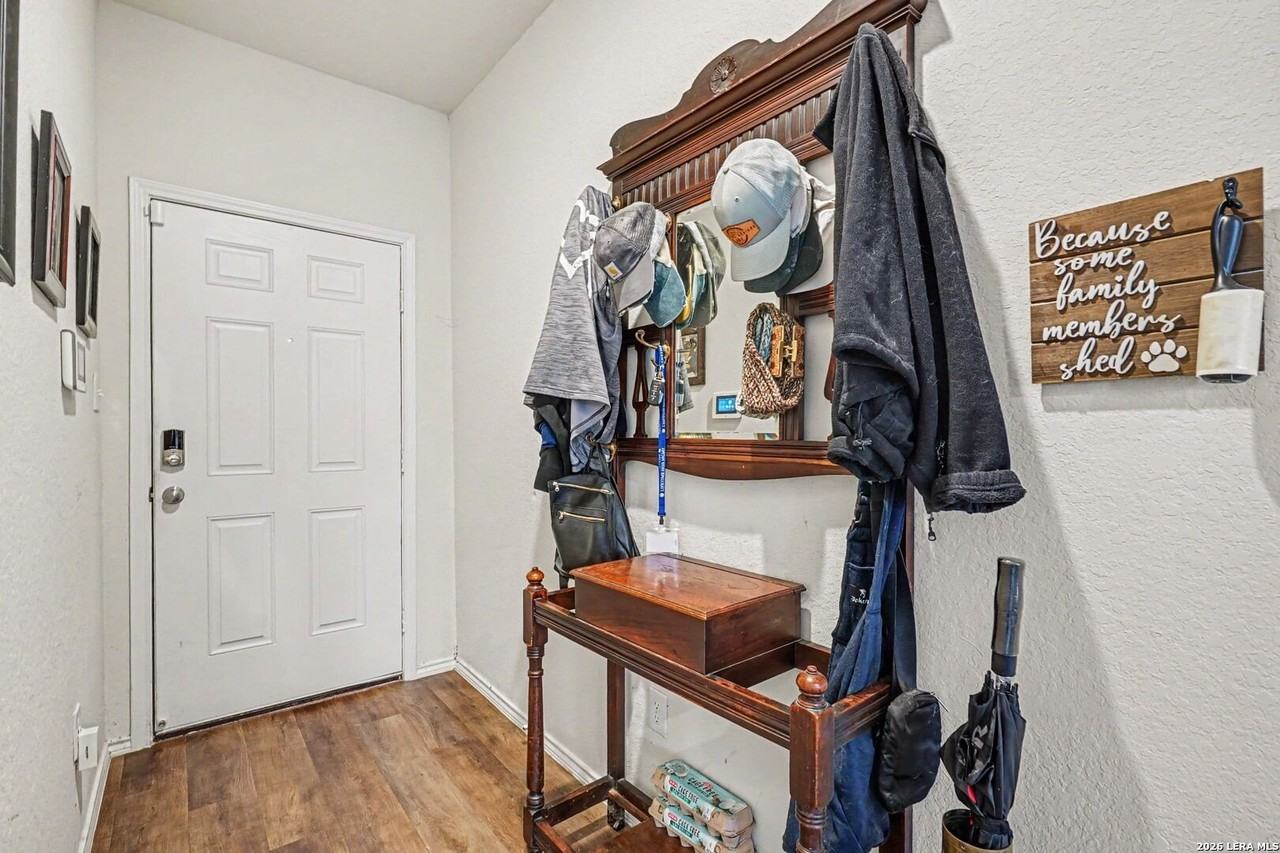 13819 Anchor Way - Photo 3 of 39