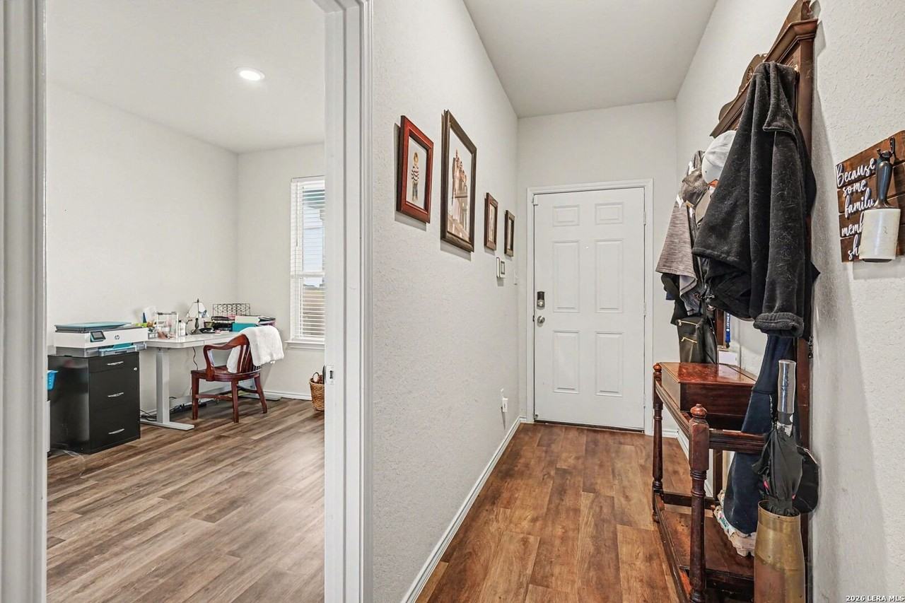 13819 Anchor Way - Photo 4 of 39