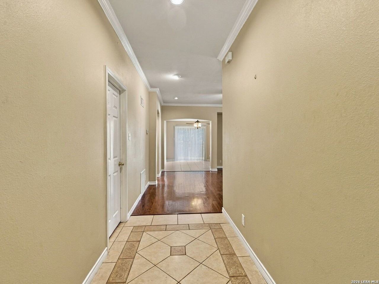6106 Wexford Brk - Photo 4 of 28