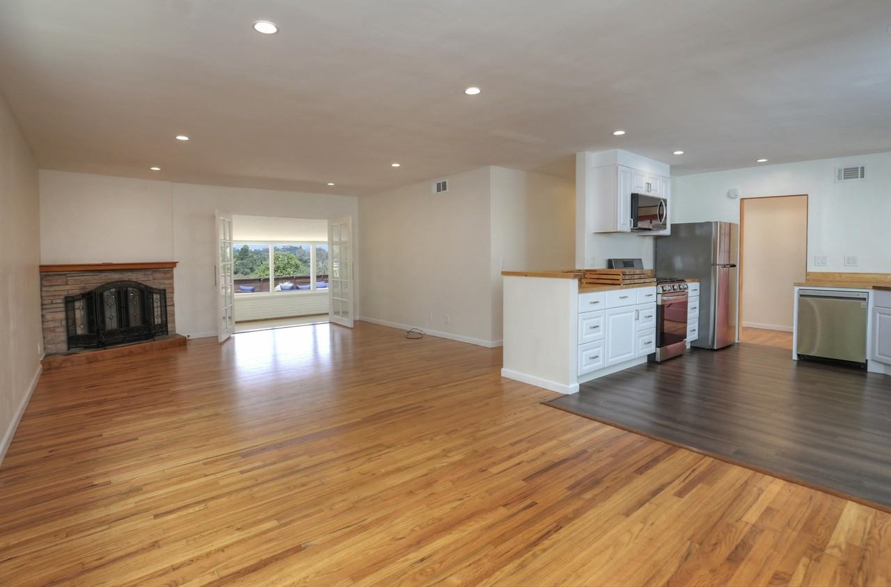 2635 Hacienda Way - Photo 4 of 21