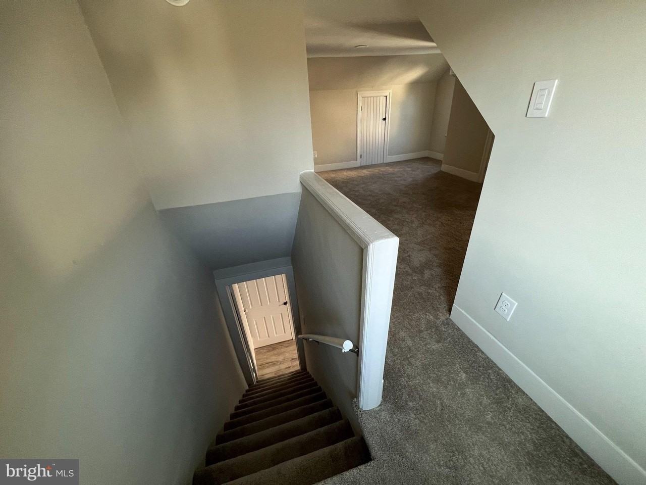 605 E Broad St #B - Photo 3 of 14