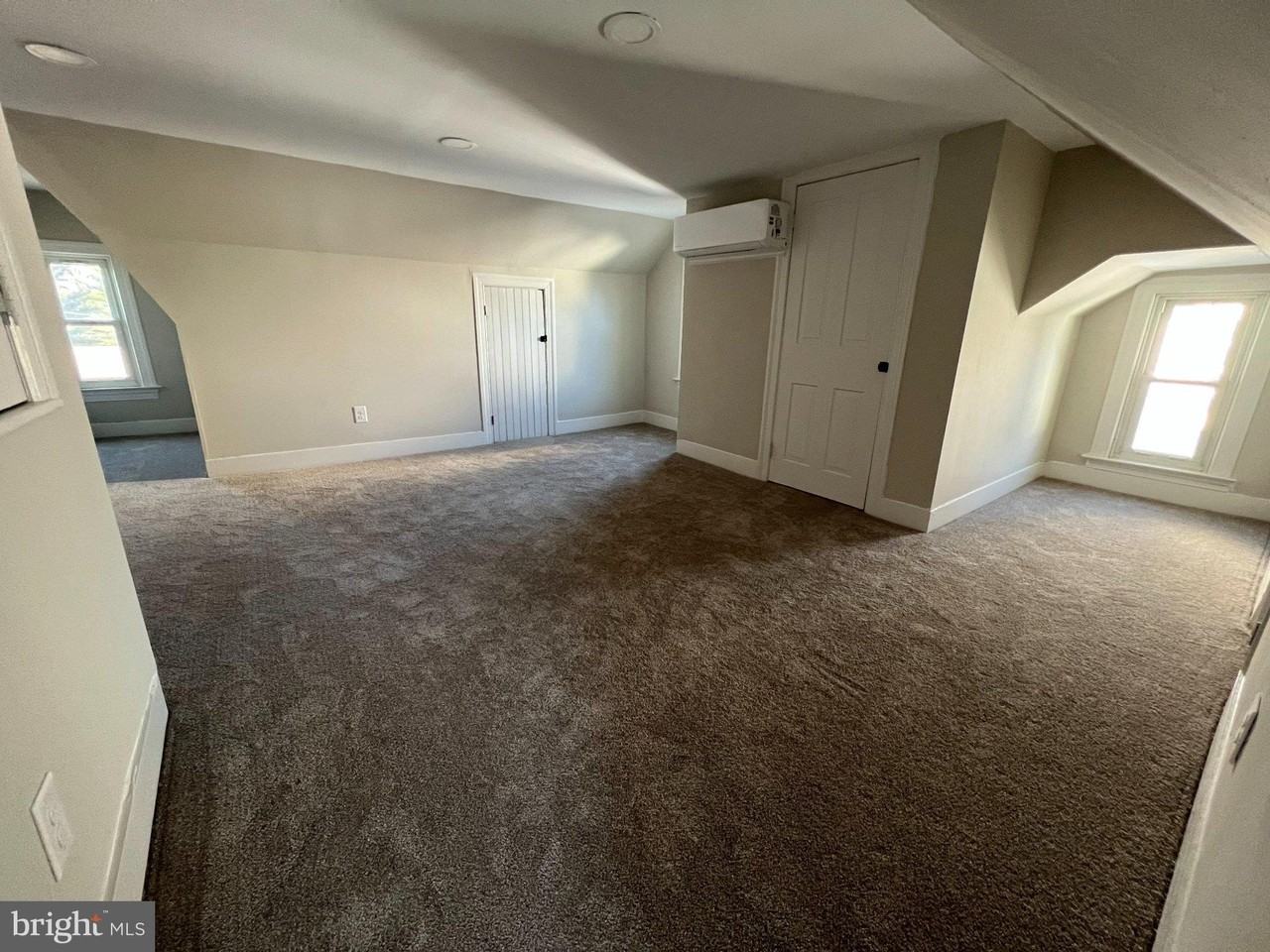 605 E Broad St #B - Photo 6 of 14