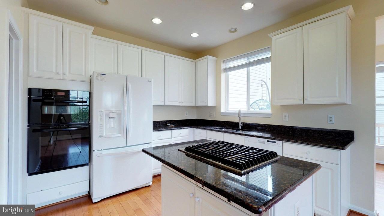12943 Wood Crescent Cir - Photo 2 of 26