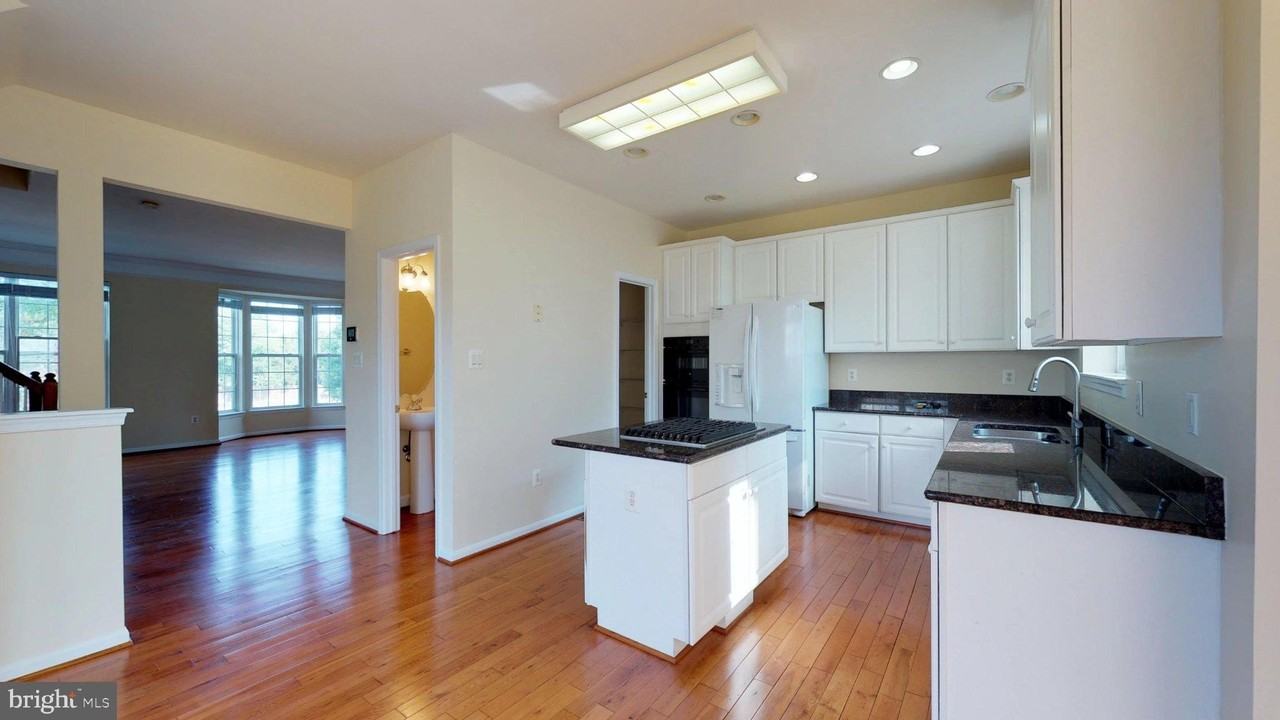 12943 Wood Crescent Cir - Photo 5 of 26