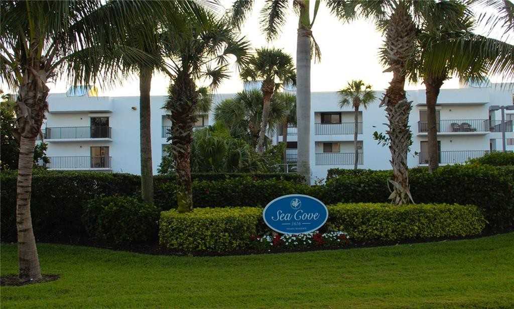 1616 Ocean Dr ##104 - Photo 3 of 31