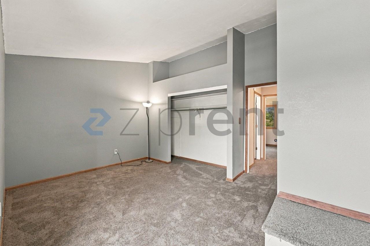 1347 Firefly Cir - Photo 7 of 20