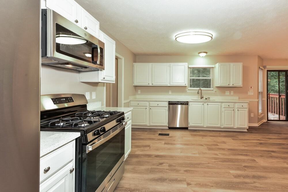 573 Stonemill Mnr - Photo 7 of 17