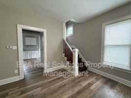 featured image of 121 N Oakley Ave