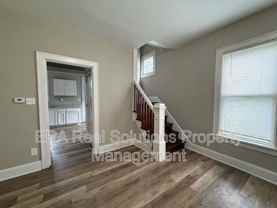 121 N Oakley Ave - Photo 1 of 1