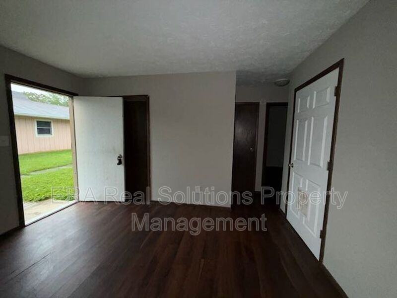 102 Eaton St - Photo 3 of 8