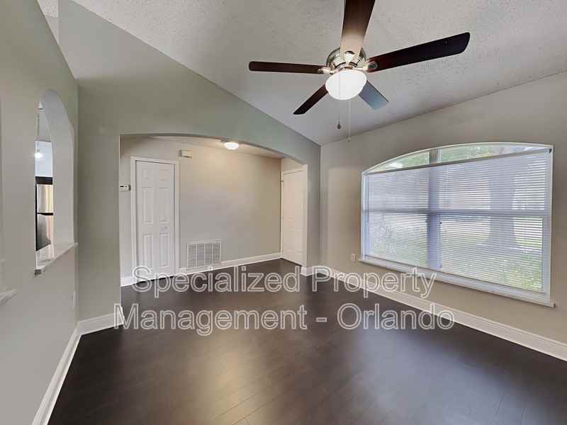 1317 Dover Dr - Photo 4 of 23