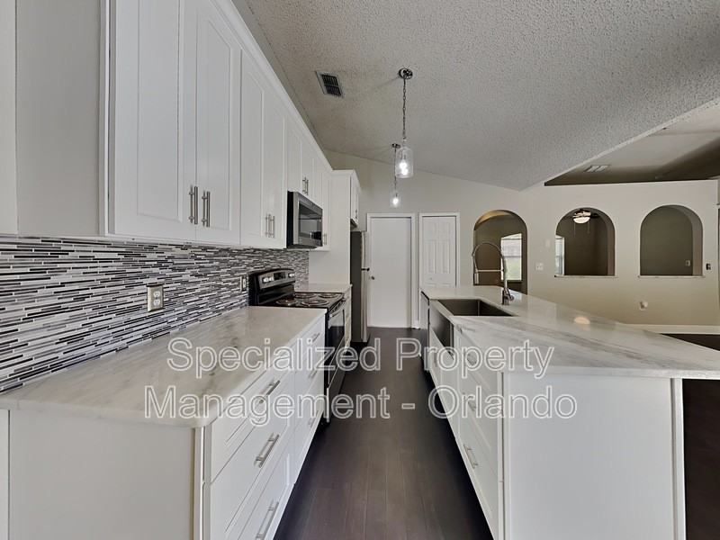 1317 Dover Dr - Photo 6 of 23
