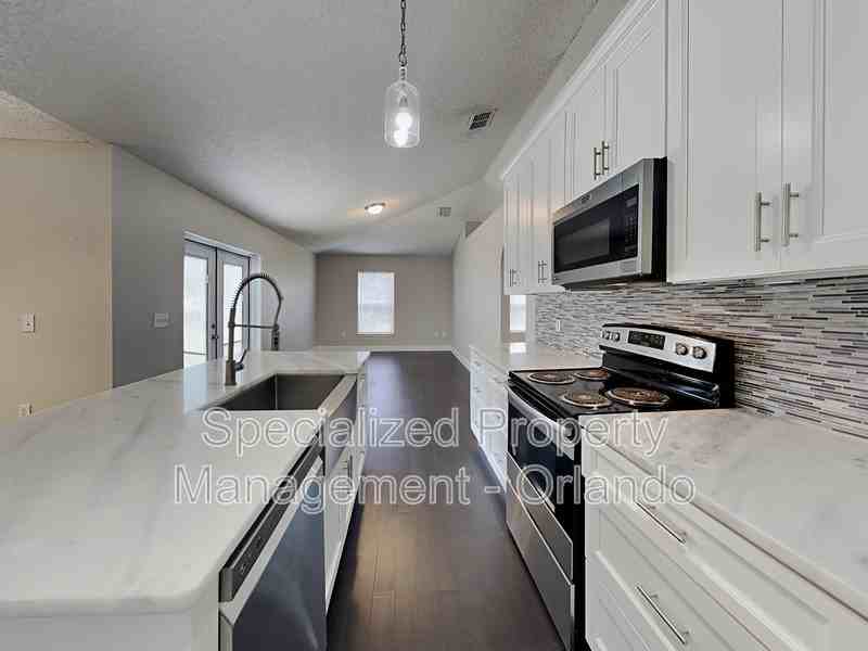 1317 Dover Dr - Photo 7 of 23