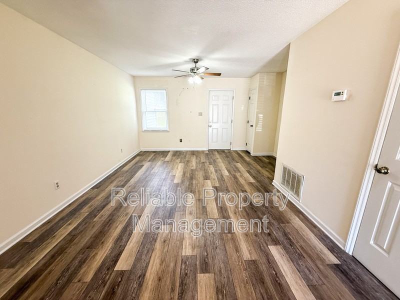 323 Moore St #F - Photo 4 of 8