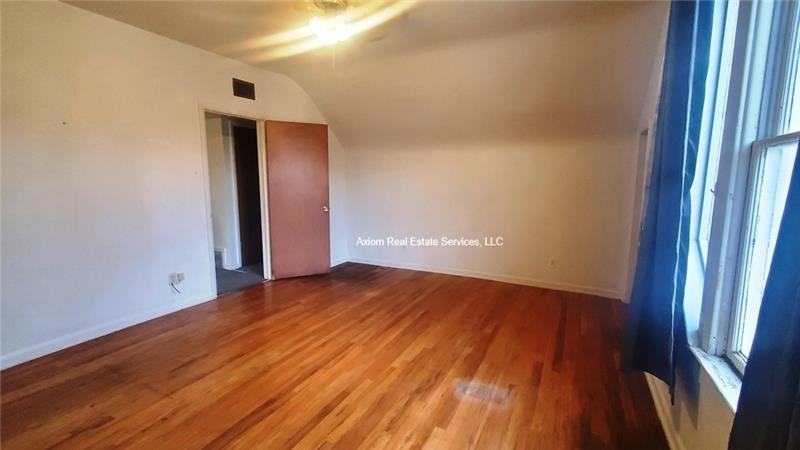 307 S 8th St #3 - Photo 3 of 19