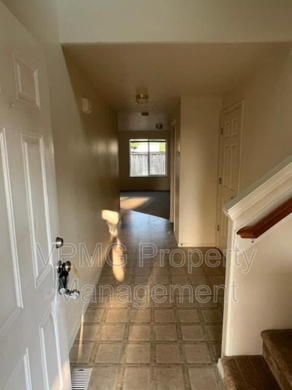 6402 Ne 139th Ct - Photo 2 of 14