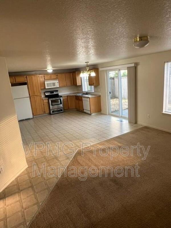 6402 Ne 139th Ct - Photo 4 of 14