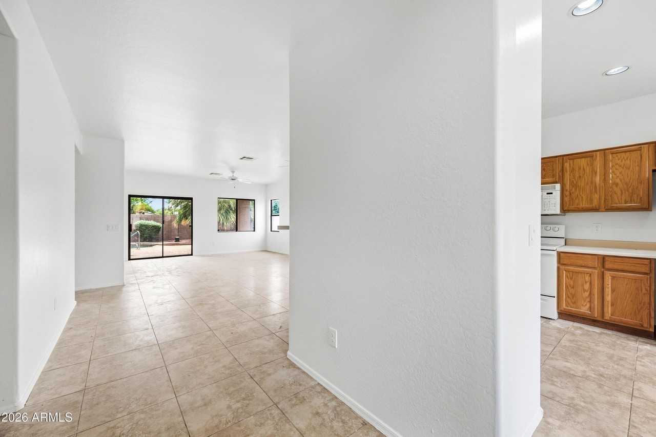8227 W Salter Dr - Photo 3 of 44