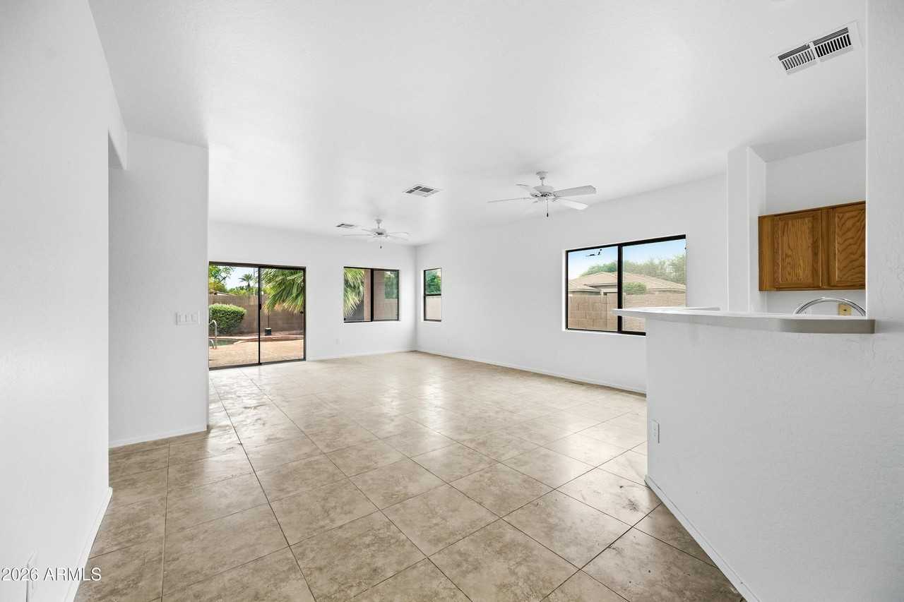 8227 W Salter Dr - Photo 4 of 44