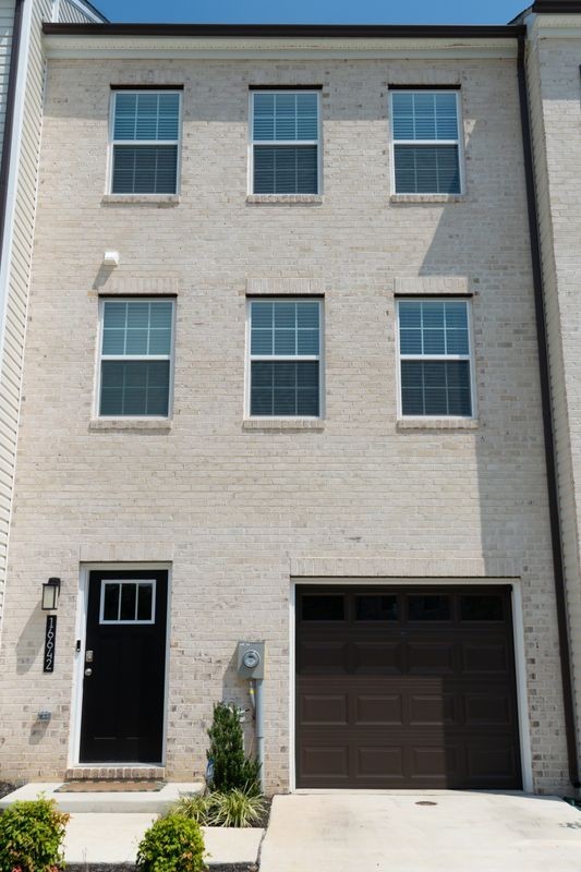 16642 Green Glade Dr - Photo 2 of 6