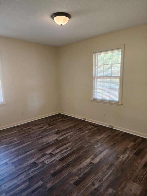 807 S Taylor St - Photo 5 of 9