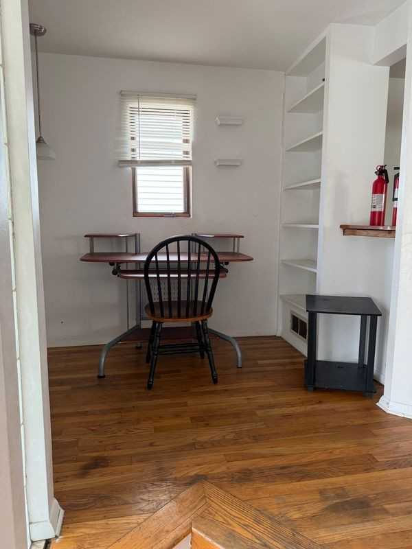 958 Ontario Ave - Photo 2 of 7