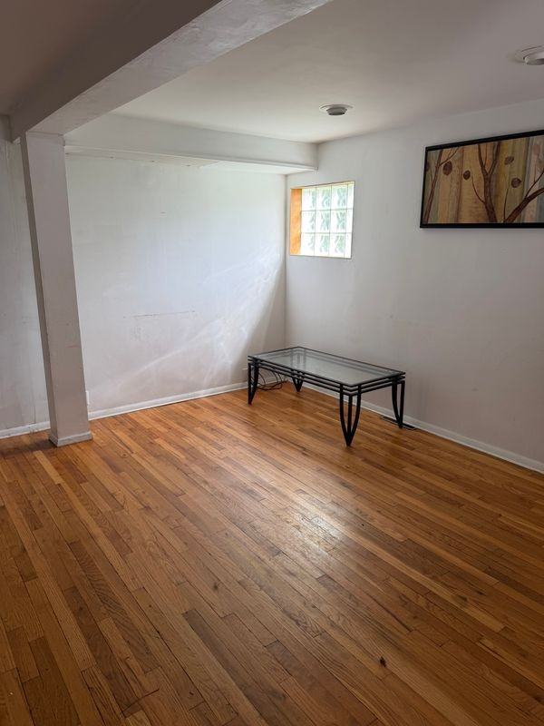 958 Ontario Ave - Photo 4 of 7