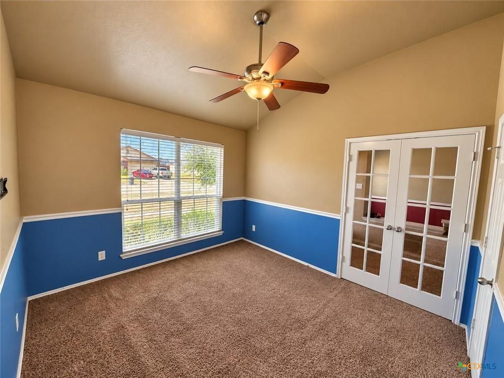 9402 Cricket Dr - Photo 4 of 17