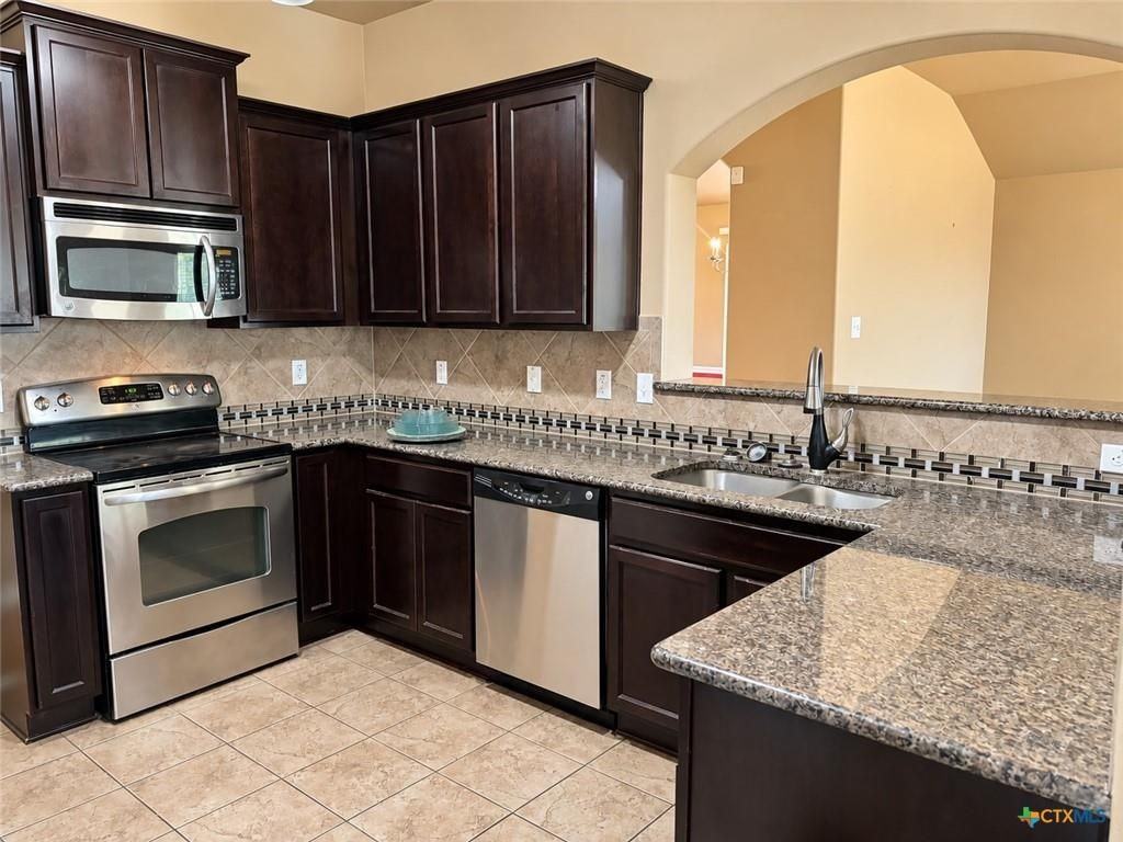 9402 Cricket Dr - Photo 6 of 17