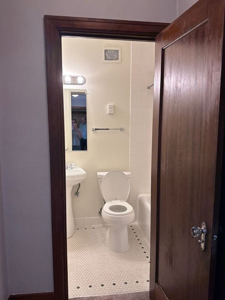 Buckingham Apartments - Photo 3 of 15