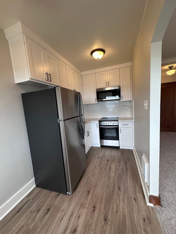 Buckingham Apartments - Photo 7 of 15