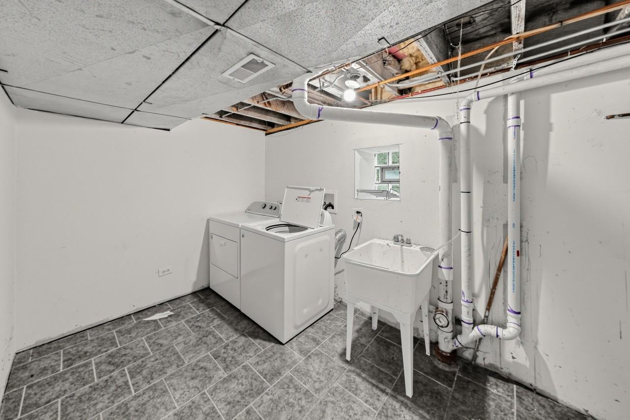 6330 South Greenwood Avenue - Photo 5 of 16