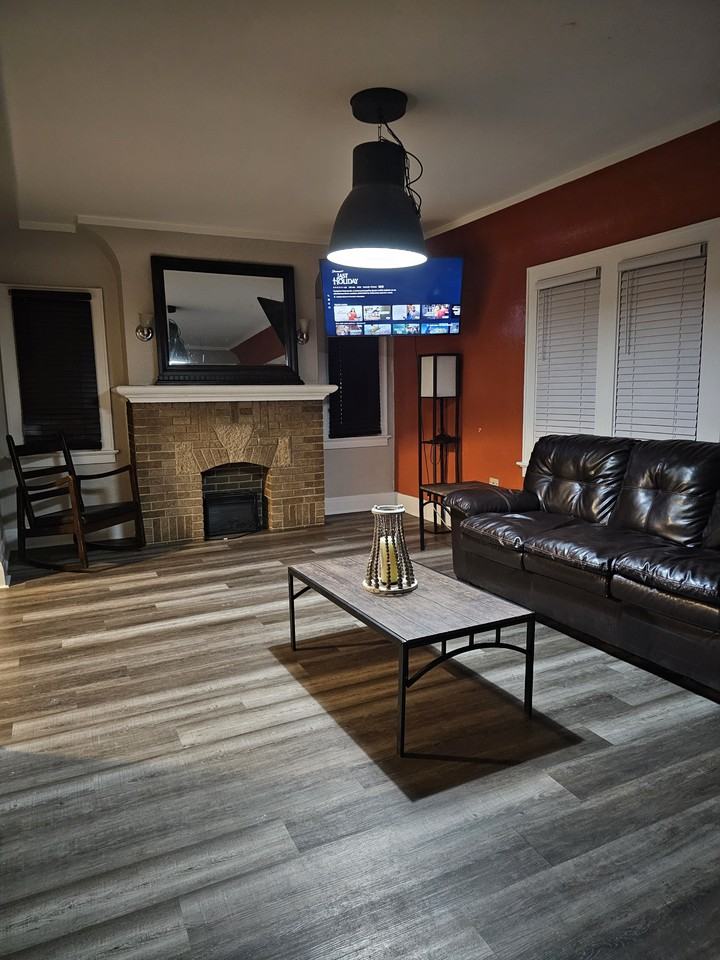 3148 N 42nd Pl #4 - Photo 5 of 6