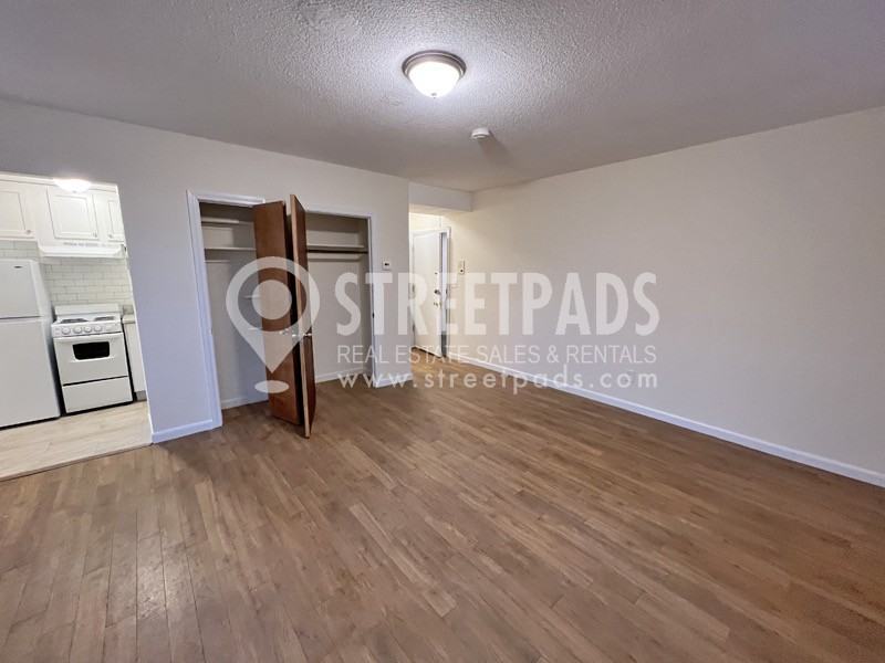 2018 Commonwealth Avenue #7 - Photo 4 of 10