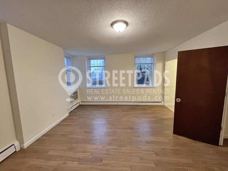 2018 Commonwealth Avenue #7 - Photo 6 of 10