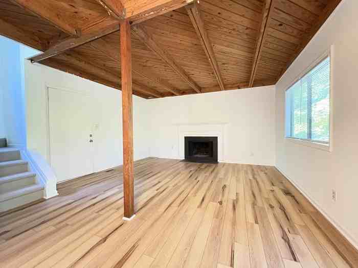 216 Greene St - Photo 2 of 17
