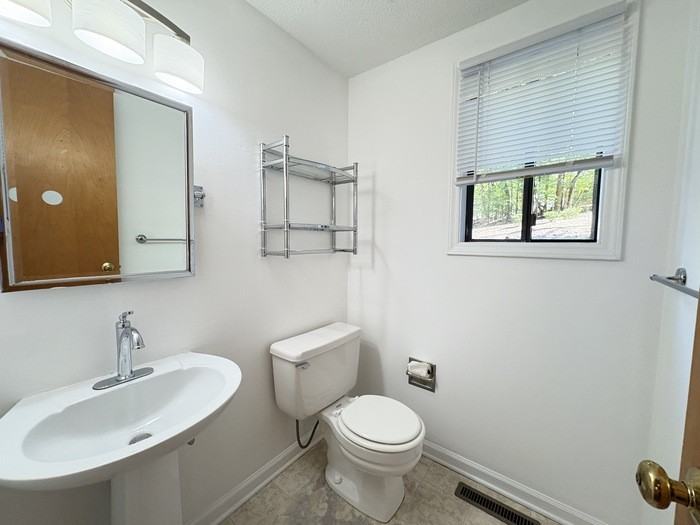 216 Greene St - Photo 7 of 17