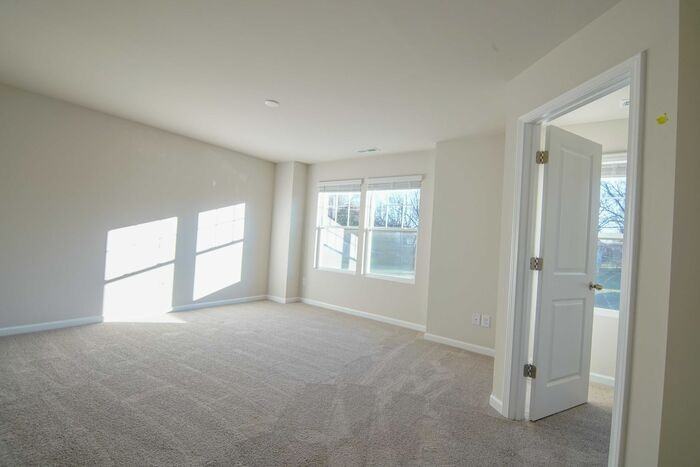 309 E 6th St #B - Photo 7 of 10