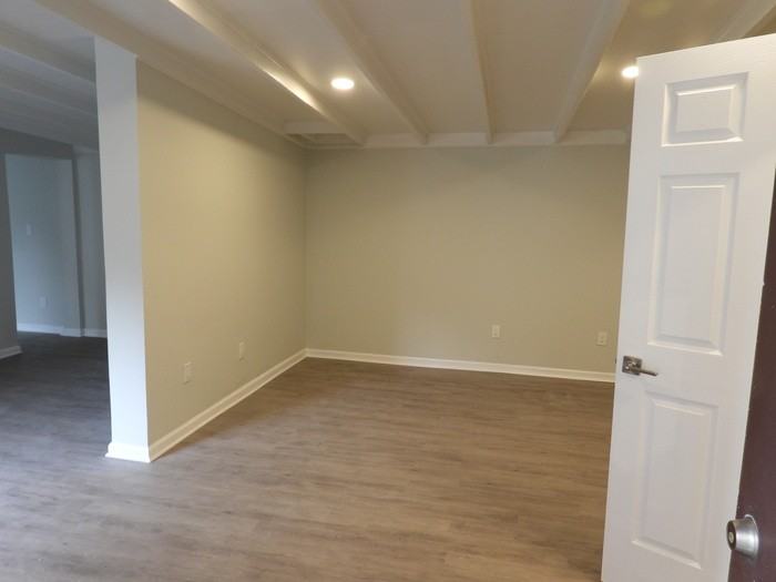 546 Valley Brook Ave #REAR - Photo 2 of 13