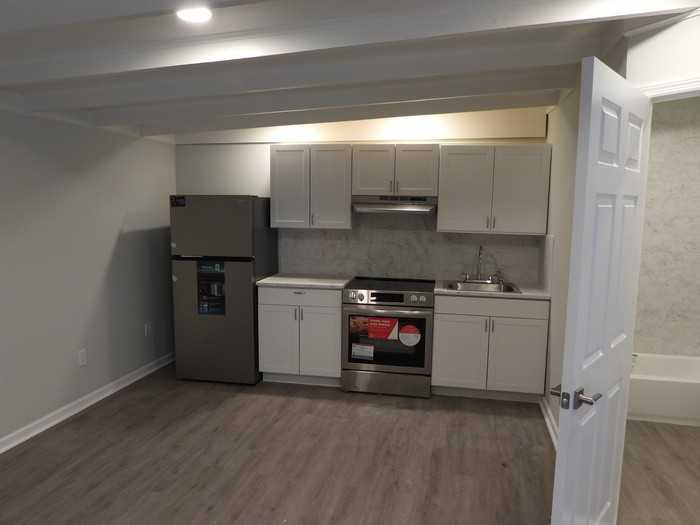 546 Valley Brook Ave #REAR - Photo 6 of 13